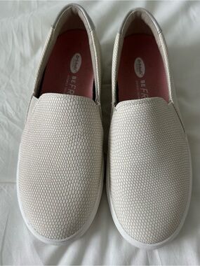 NWT Slip-On Casual Sneakers in Light Beige